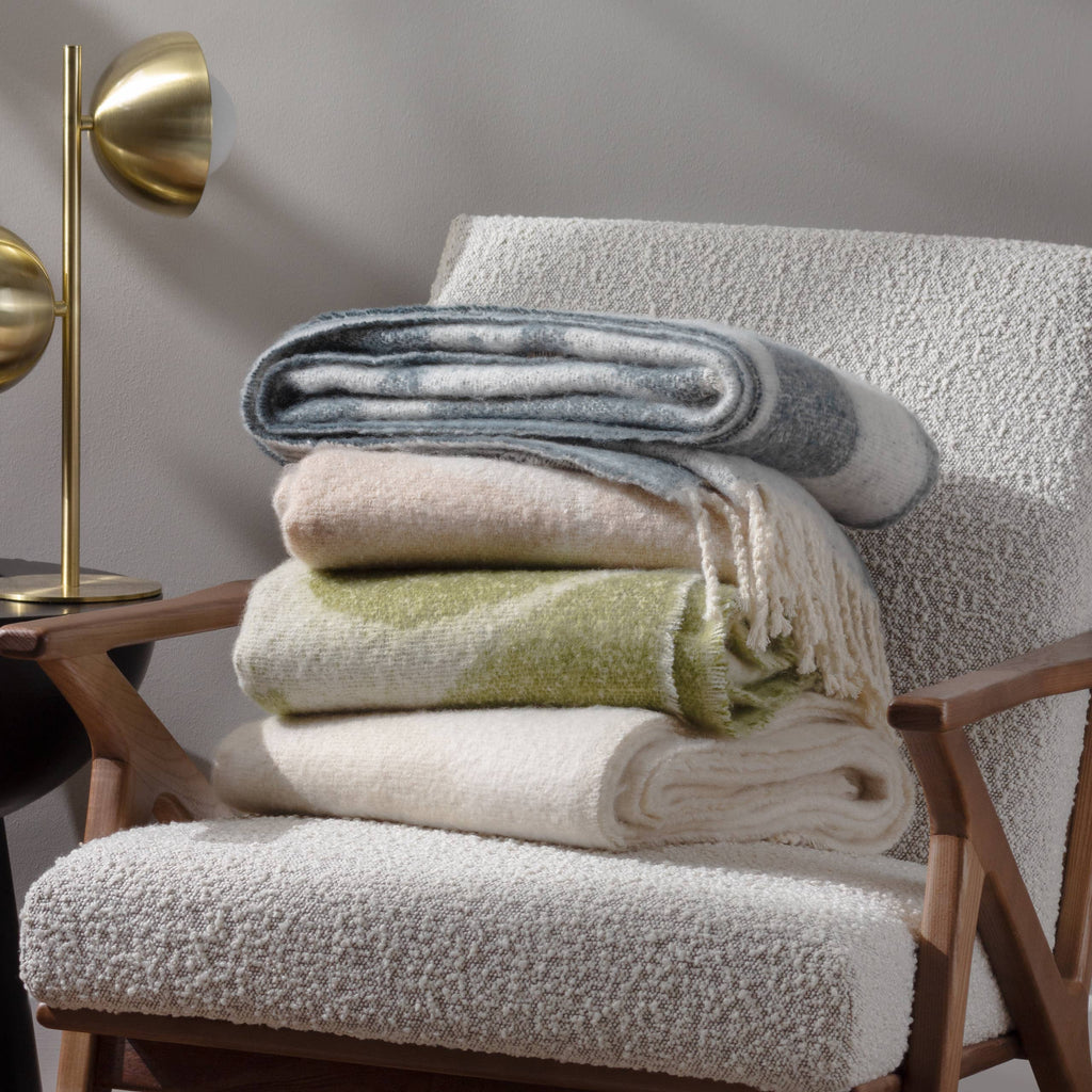 Decortieliving - Meta Faux Mohair Throw 130x180cm | Abstract Jacquard, Natural or Olive